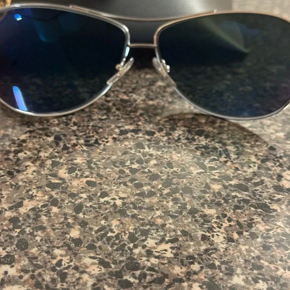 Ray-Ban Black Aviator Sunglasses with Case - Picture 3 of 5